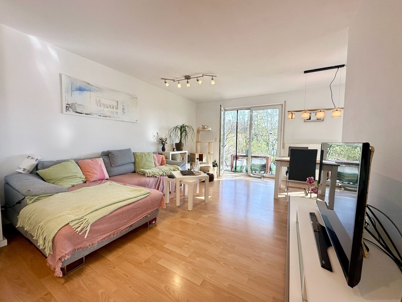 Jetzt schnell sein: Terrassenwohnung in Würzburg-Versbach mit 3 Zimmern und EBK!