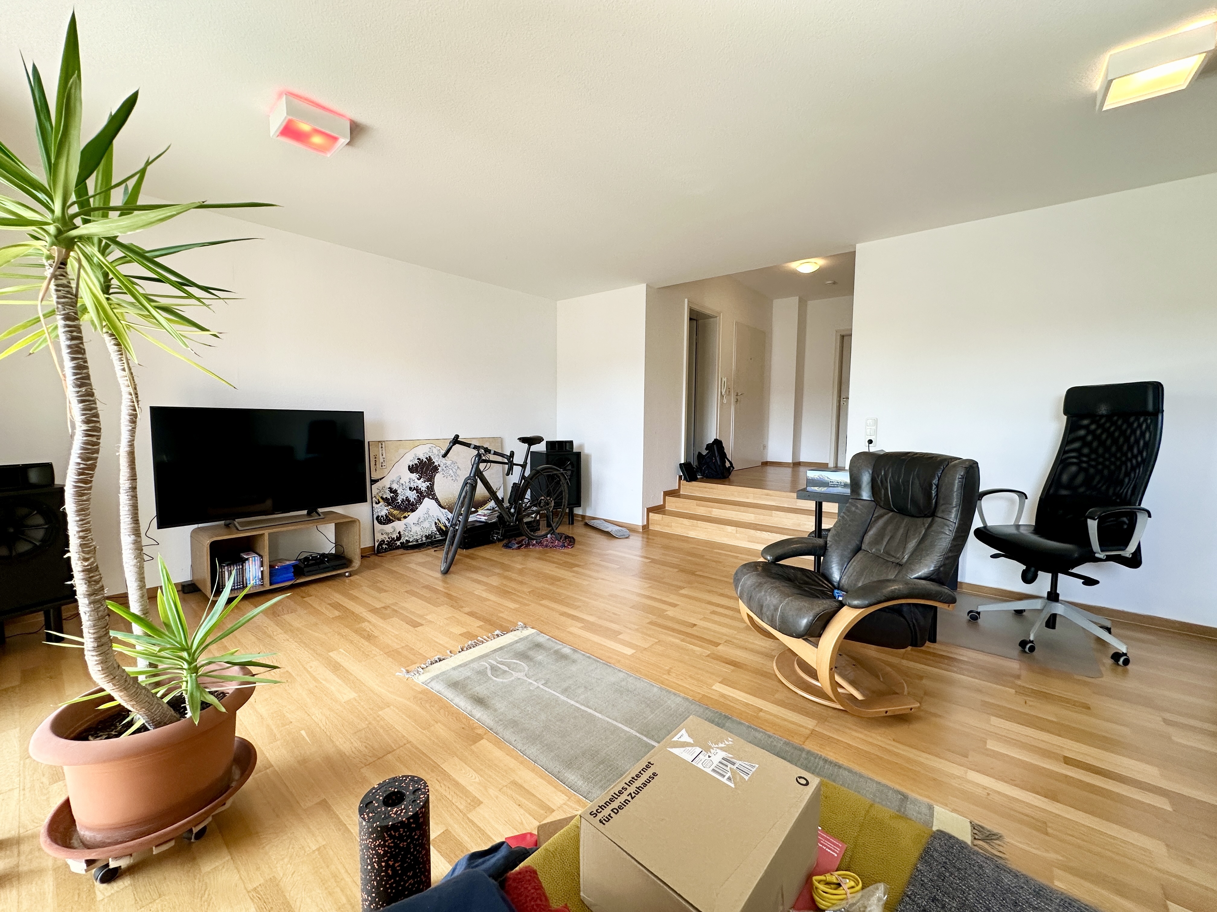 Helle und außergewöhnliche 2-ZW mit EBK und Balkon in Würzburg-Versbach!