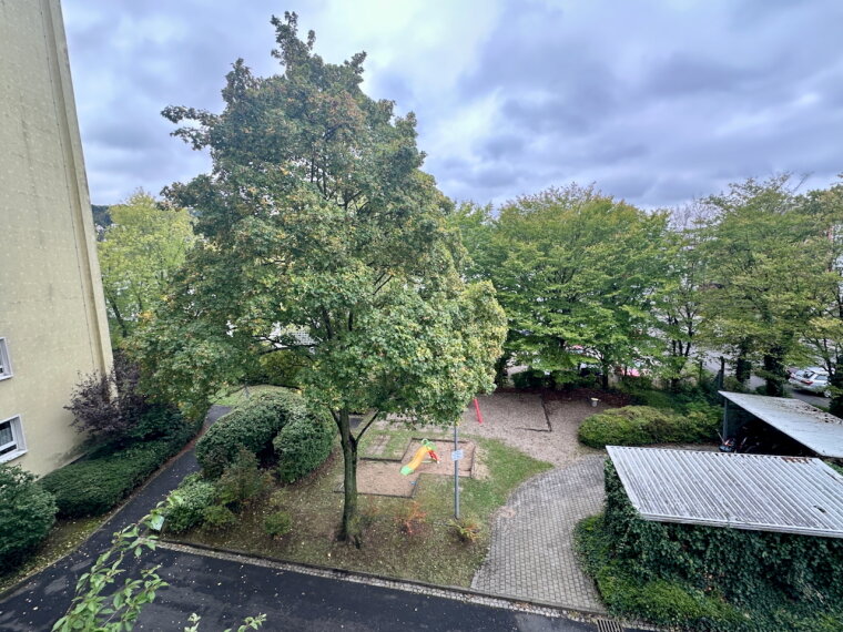 Balkon + Spielplatz