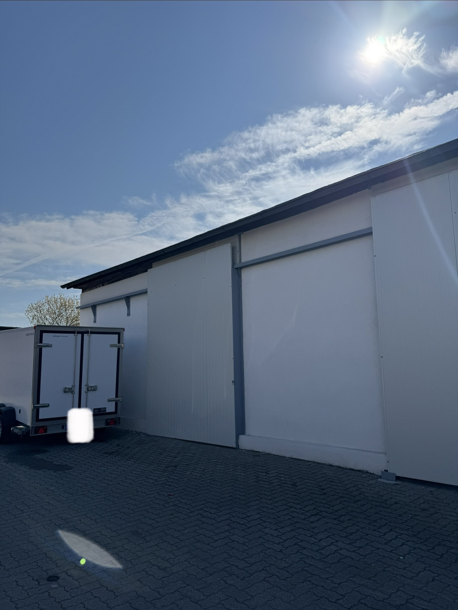 Würzburg-Zellerau: Schöne Lager-Halle(n) - sofort bezugsfrei 