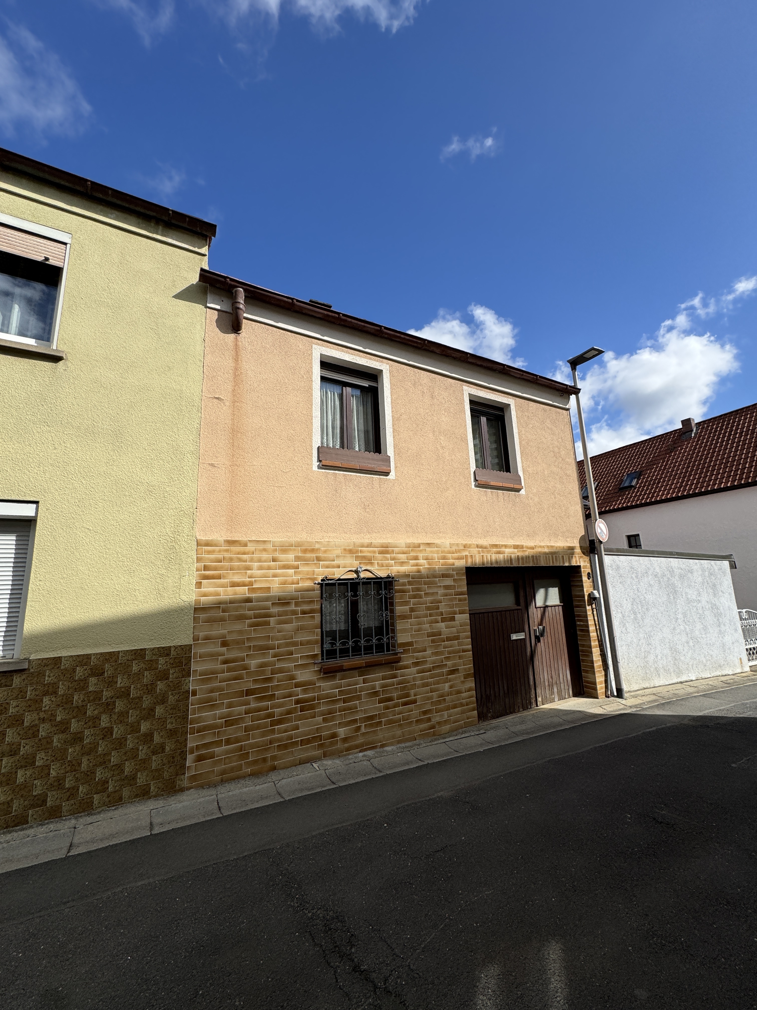 NEU im Angebot und ideal für Handwerker! Renovierungsbedürftiges 5-Zimmer-Stadthaus im Rimpar