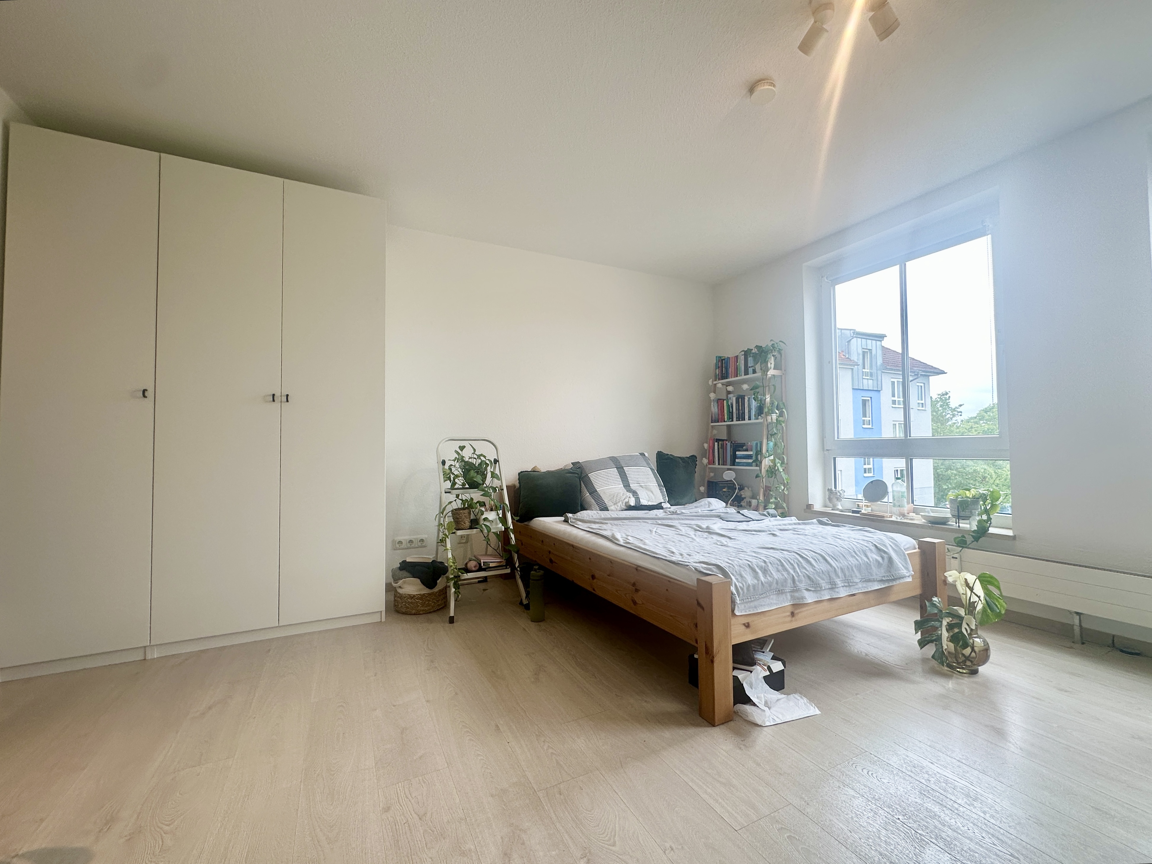 NEU im Angebot: Sanierte und vermietete 1-ZW mit Stellplatz Würzburg-Heuchelhof!